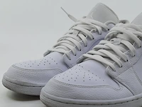 Paar schoenen, maat 46 nike, air jordan 1 low - afbeelding 4 van  11
