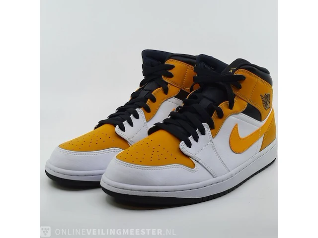 Paar schoenen, maat 46 nike, air jordan 1 mid university gold - afbeelding 1 van  10