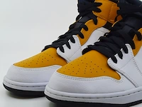 Paar schoenen, maat 46 nike, air jordan 1 mid university gold - afbeelding 3 van  10