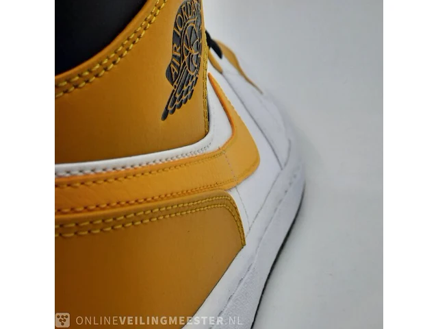 Paar schoenen, maat 46 nike, air jordan 1 mid university gold - afbeelding 10 van  10