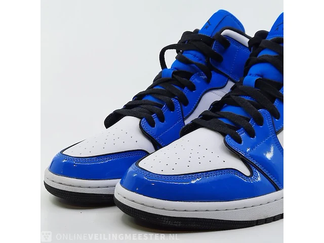 Paar schoenen, maat 46 nike, air jordan 1 mid - afbeelding 3 van  10