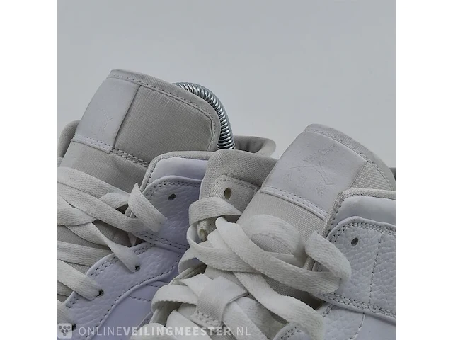 Paar schoenen, maat 46 nike, air jordan 1 mid - afbeelding 4 van  9
