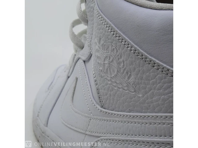 Paar schoenen, maat 46 nike, air jordan 1 mid - afbeelding 7 van  9