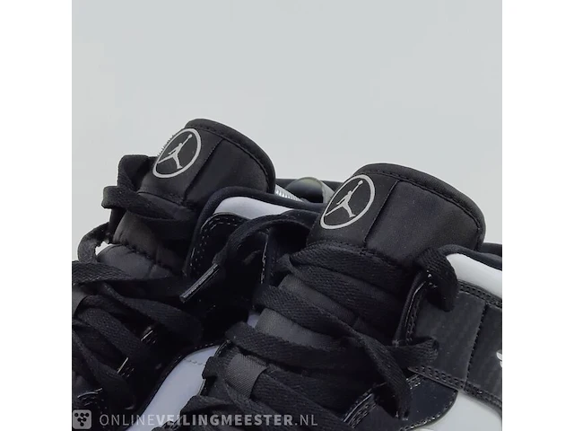 Paar schoenen, maat 46 nike, air jordan 1 mid - afbeelding 5 van  10
