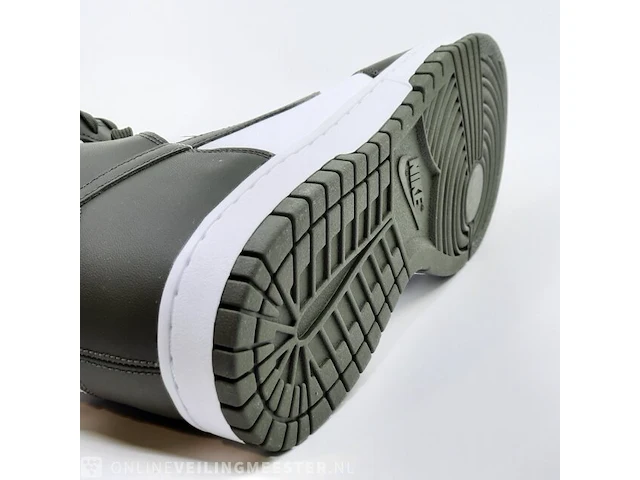Paar schoenen, maat 46 nike, dunk hi retro - afbeelding 8 van  9