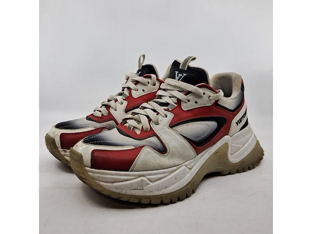 Paar schoenen, maat 7, louis vuitton - afbeelding 1 van  7