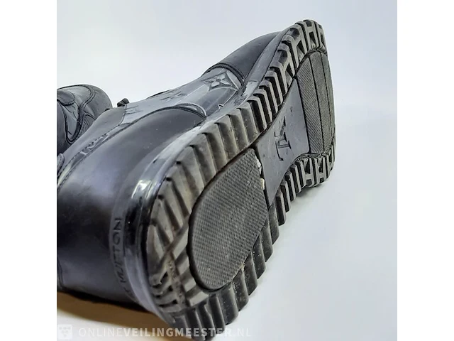 Paar schoenen, maat 8 1/2 louis vuitton - afbeelding 2 van  10