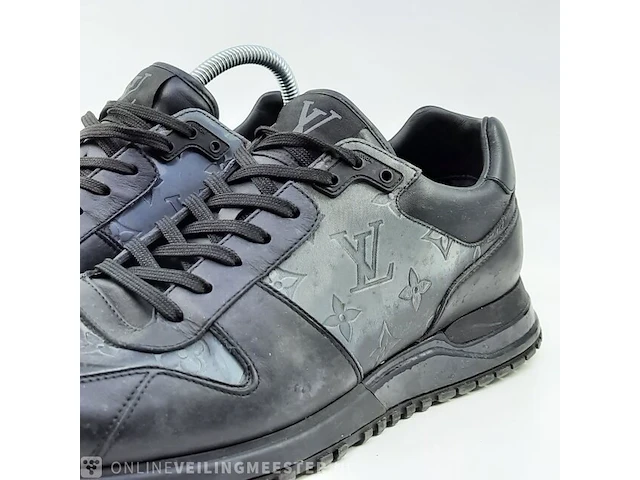 Paar schoenen, maat 8 1/2 louis vuitton - afbeelding 4 van  10