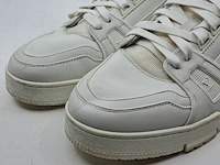 Paar schoenen, maat 8,5, louis vuitton - afbeelding 2 van  8