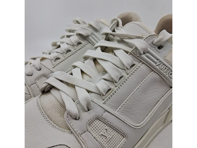 Paar schoenen, maat 8,5, louis vuitton - afbeelding 5 van  8