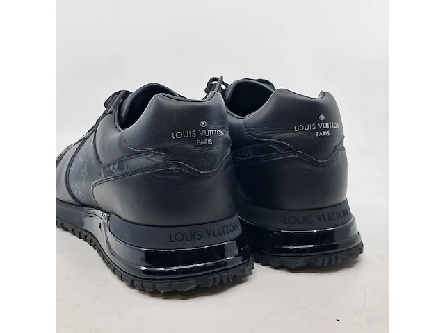 Paar schoenen, maat 8,5, louis vuitton - afbeelding 4 van  8