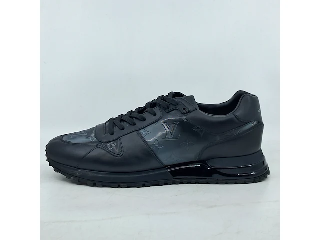 Paar schoenen, maat 8,5, louis vuitton - afbeelding 5 van  8