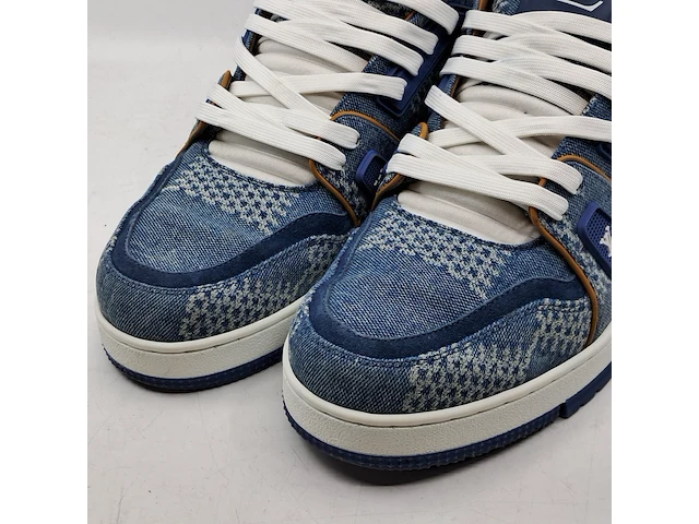 Paar schoenen, maat 8,5, louis vuitton - afbeelding 2 van  9
