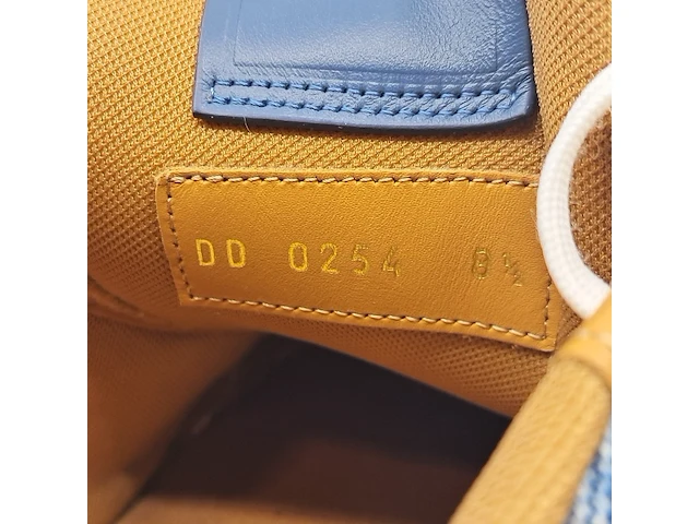 Paar schoenen, maat 8,5, louis vuitton - afbeelding 8 van  9