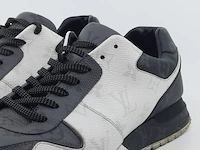 Paar schoenen, maat 9 lo, monogram - afbeelding 3 van  9