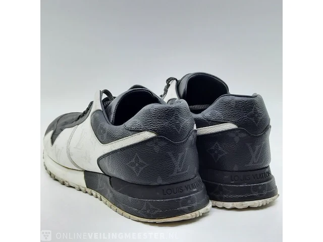 Paar schoenen, maat 9 lo, monogram - afbeelding 6 van  9