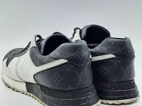 Paar schoenen, maat 9 lo, monogram - afbeelding 6 van  9