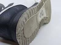 Paar schoenen, maat 9 lo, monogram - afbeelding 8 van  9