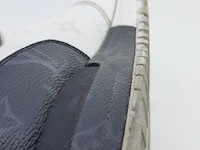 Paar schoenen, maat 9 lo, monogram - afbeelding 9 van  9