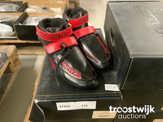 Paar schoenen - afbeelding 9 van  15