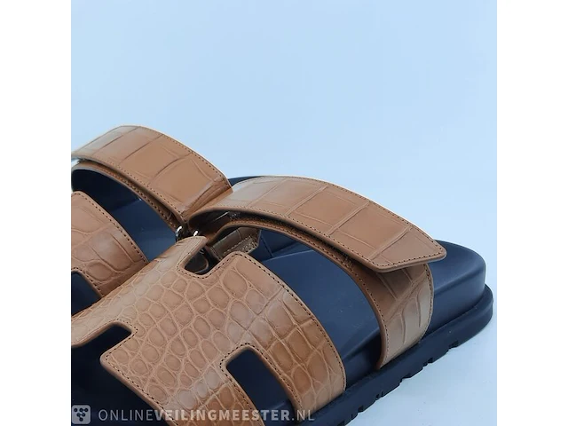 Paar slippers hermès, rg231882zh4202304 - afbeelding 3 van  8