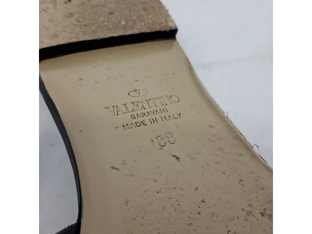 Paar slippers maat 38, valentino - afbeelding 9 van  9