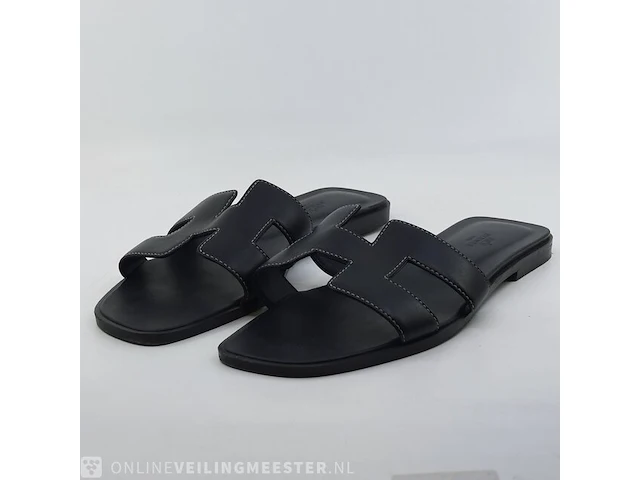 Paar slippers, maat 39 1/2 hermès, 021056z 2209 - afbeelding 1 van  10
