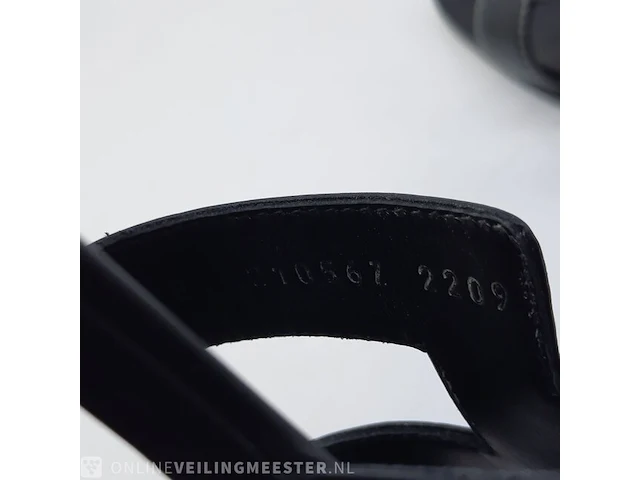 Paar slippers, maat 39 1/2 hermès, 021056z 2209 - afbeelding 9 van  10