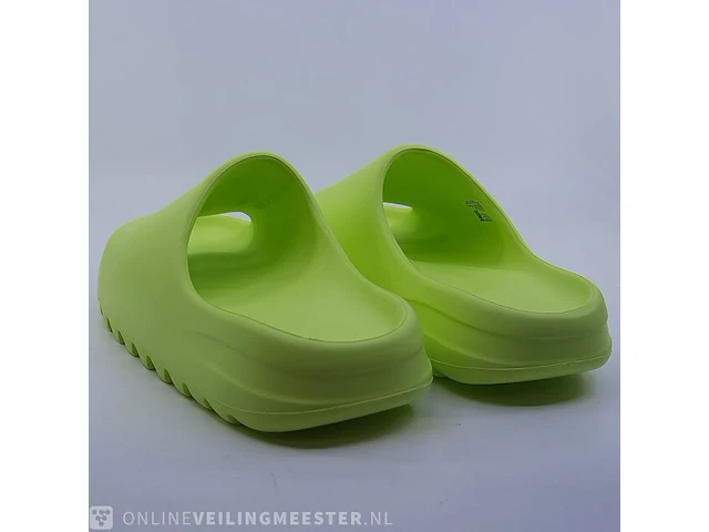Paar slippers, maat 40 1/2 adidas, yeezy slide gz6138 - afbeelding 5 van  9