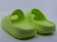 Paar slippers, maat 40 1/2 adidas, yeezy slide gz6138 - afbeelding 5 van  9