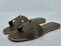 Paar slippers, maat 41, hermés - afbeelding 1 van  8