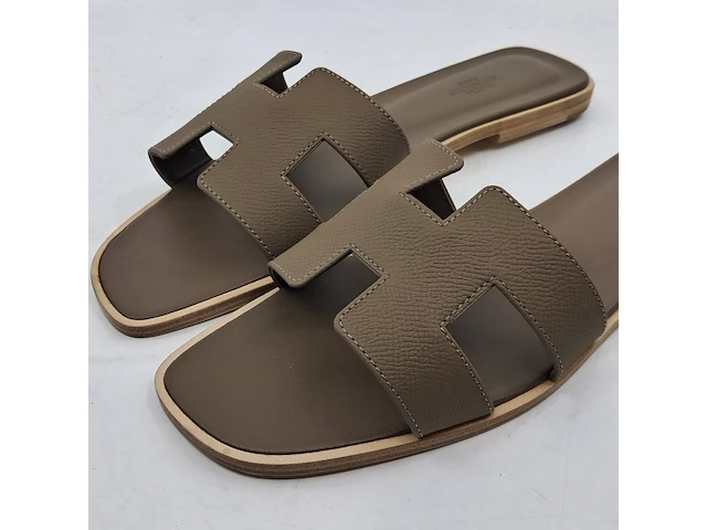 Paar slippers, maat 41, hermés - afbeelding 2 van  8