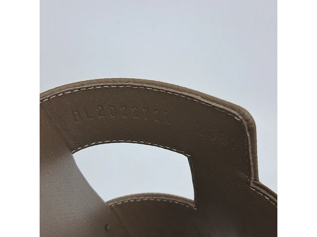 Paar slippers, maat 41, hermés - afbeelding 7 van  8