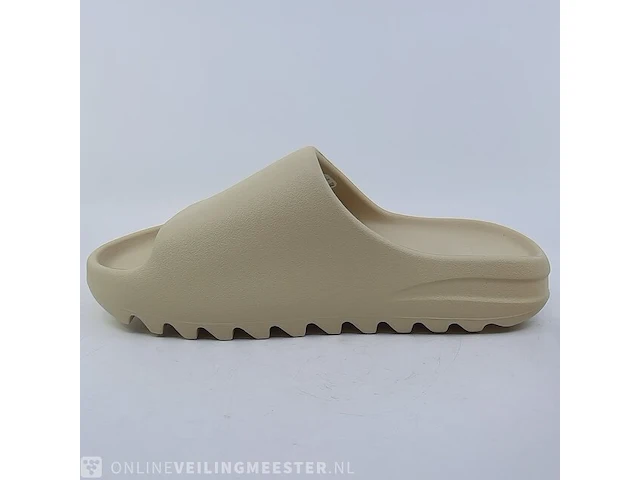 Paar slippers, maat 42 adidas, yeezy slide fz5897 - afbeelding 4 van  9
