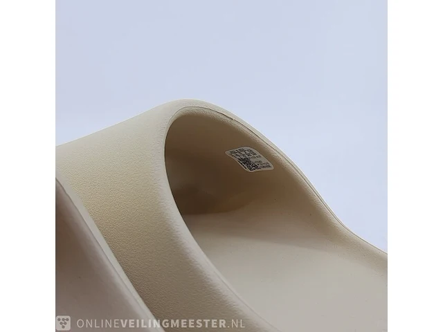 Paar slippers, maat 42 adidas, yeezy slide fz5897 - afbeelding 6 van  9