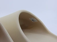 Paar slippers, maat 42 adidas, yeezy slide fz5897 - afbeelding 6 van  9
