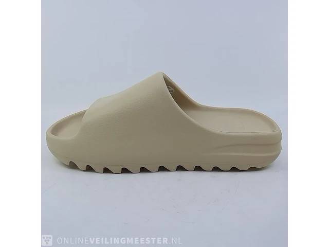 Paar slippers, maat 43 adidas, yeezy slide fz5897 - afbeelding 4 van  9