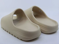 Paar slippers, maat 43 adidas, yeezy slide fz5897 - afbeelding 5 van  9