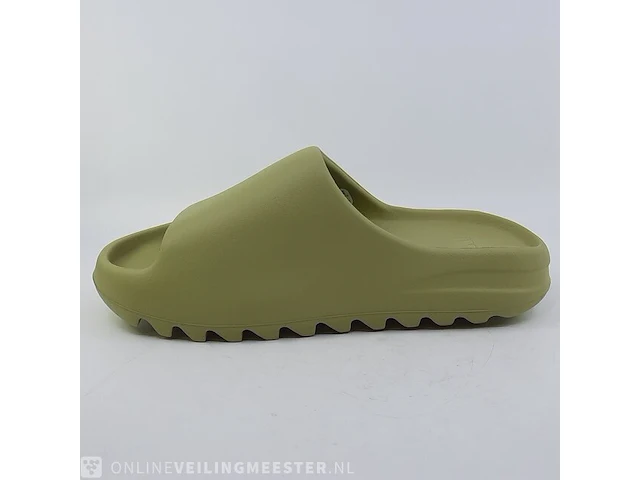 Paar slippers, maat 44 1/2 adidas, yeezy slide fz5904 - afbeelding 4 van  9
