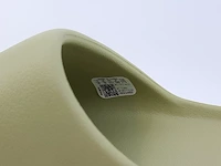 Paar slippers, maat 44 1/2 adidas, yeezy slide fz5904 - afbeelding 5 van  9