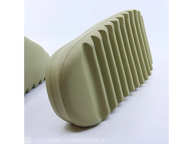 Paar slippers, maat 44 1/2 adidas, yeezy slide fz5904 - afbeelding 8 van  9