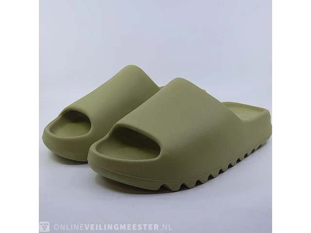 Paar slippers, maat 47 adidas, yeezy slide fz5904 - afbeelding 1 van  9