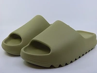 Paar slippers, maat 47 adidas, yeezy slide fz5904 - afbeelding 1 van  9