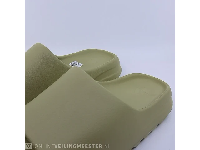 Paar slippers, maat 47 adidas, yeezy slide fz5904 - afbeelding 3 van  9