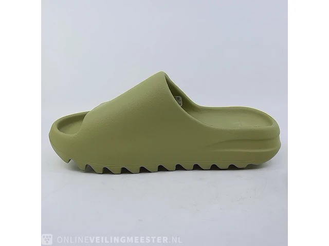 Paar slipppers, maat 40 1/2 adidas, yeezy slide fz5904 - afbeelding 4 van  9