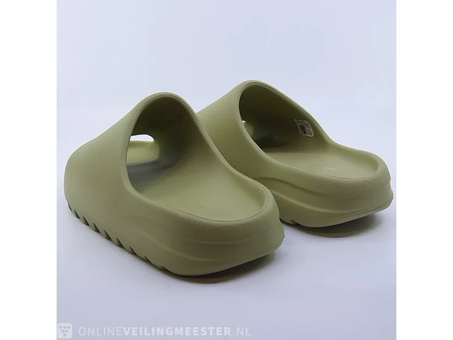 Paar slipppers, maat 40 1/2 adidas, yeezy slide fz5904 - afbeelding 5 van  9