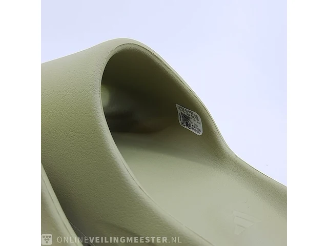 Paar slipppers, maat 40 1/2 adidas, yeezy slide fz5904 - afbeelding 6 van  9