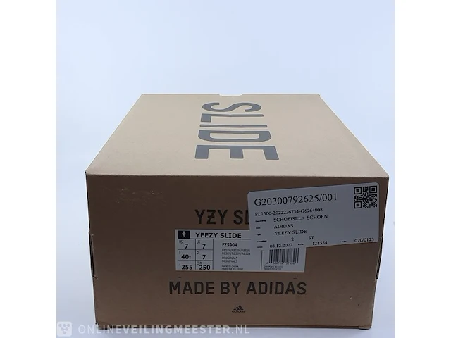 Paar slipppers, maat 40 1/2 adidas, yeezy slide fz5904 - afbeelding 9 van  9