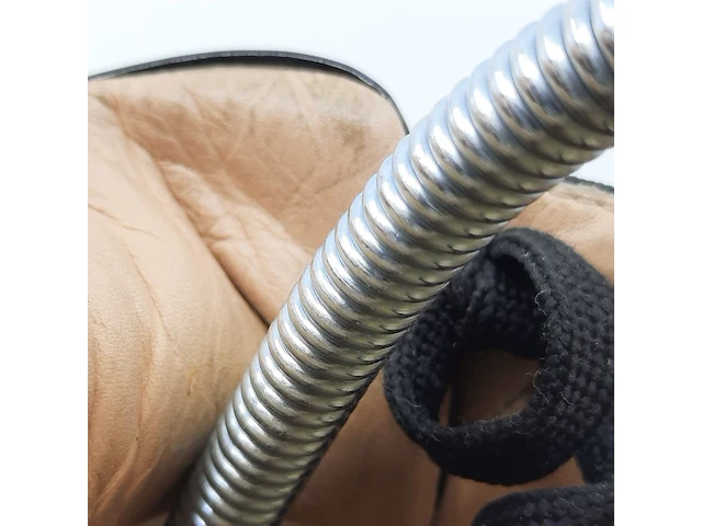 Paar sneakers, christian louboutin - afbeelding 9 van  10