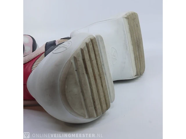 Paar sneakers, maat 36 1/2 louis vuitton, go 0169 - afbeelding 2 van  10